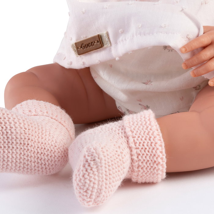 Muñecas Guca Poupée lestée Lola 42 cm - Corps en tissu, membres en vinyle souple - Poupée de poids de 7.5 kg - Langue espagnole - À partir de 3 ans