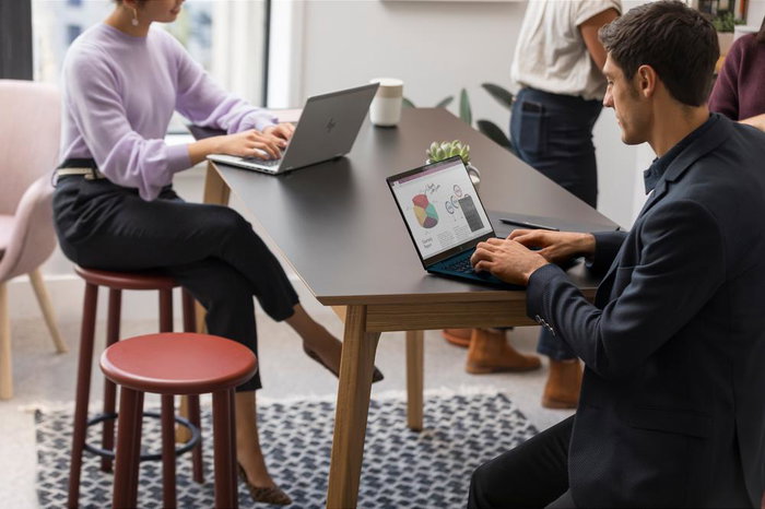 HP EliteBook Ultra G1i Notebook Intel Core Ultra 5 228V 32 Go RAM SSD 512 Go OLED 2.8K 14 pouces Windows 11 Pro