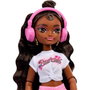 Barbie Dream Besties, poupée Brooklyn Skate Party articulée avec accessoires, vêtements et patins à roulettes, Jfx97 Mattel