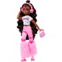 Barbie Dream Besties, poupée Brooklyn Skate Party articulée avec accessoires, vêtements et patins à roulettes, Jfx97 Mattel