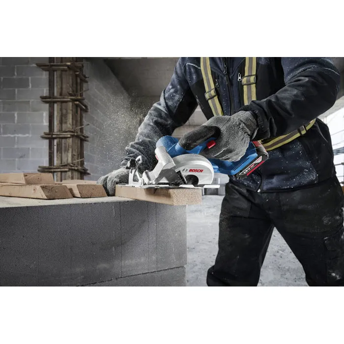 Bosch Professional GKS 18V-51 Scie circulaire sans fil 18V 140 mm - Capacité de coupe 51 mm à 0° et 35 mm à 45° - Pour bois, contreplaqué et panneaux OSB