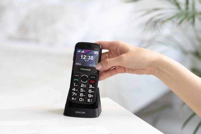 MAXCOM Téléphone mobile senior 4G avec base de chargement