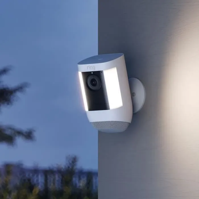 Ring Spotlight Cam Pro Caméra de sécurité avec batterie - Blanc - Détection de mouvement et vision nocturne