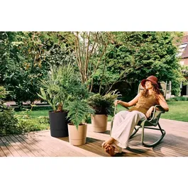 ELHO Pot de fleur extérieur Foss Rond 43 - 39 L - Ø 43 x H 43 cm - Noir - Design moderne en plastique recyclé