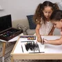 MGM Mallette Artistique XXL Main d'Artiste - Kit Complet de 140 Pièces pour Dessin et Peinture avec Crayons, Peinture, Pinceaux - Activités Manuelles et Art Plastiques