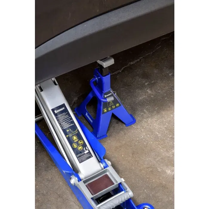 MICHELIN - Cric hydraulique rouleur pour SUV et 4x4, Capacité 2,25T, Hauteur de levage 150 mm à 530 mm, Châssis extra long, Roues pivotantes et poignée