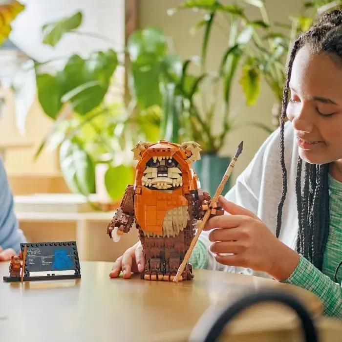 Lego 75430 Star Wars - Set de Construction Wicket l'Ewok - 1010 Pièces - À Partir de 12 Ans