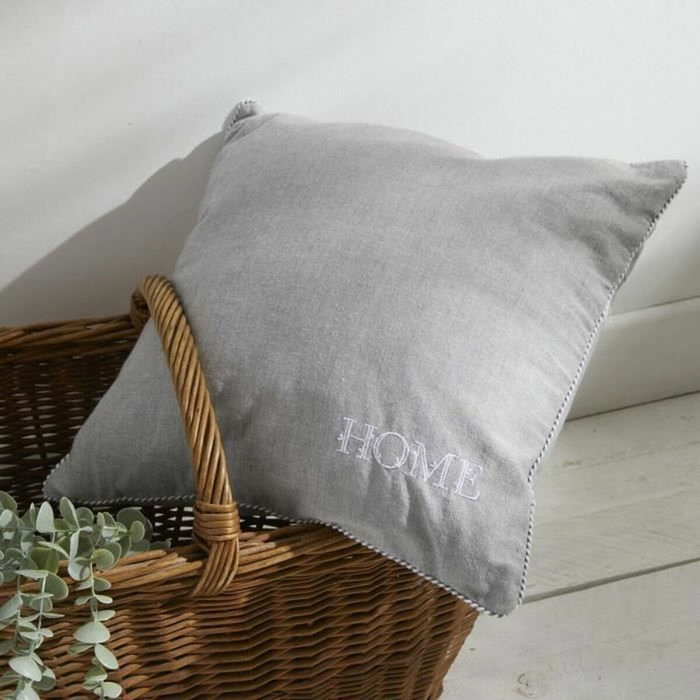 Today Coussin Charme Chambray avec petite broderie Capucine 40 x 40 cm Today Coussin Charme Chambray avec petite broderie Capucine 40 x 40 cm