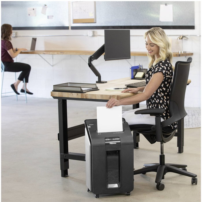 Fellowes AutoMax 100M Destructrice de documents automatique 100 feuilles Mini-Coupe 23L Noir