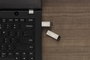 Kingston DataTraveler Kyson - Clé USB 3.2 Gen 1 de 256 Go, Sans Capuchon, Design Métallique, Lecture Jusqu'à 200 Mo/s, Garantie 5 Ans