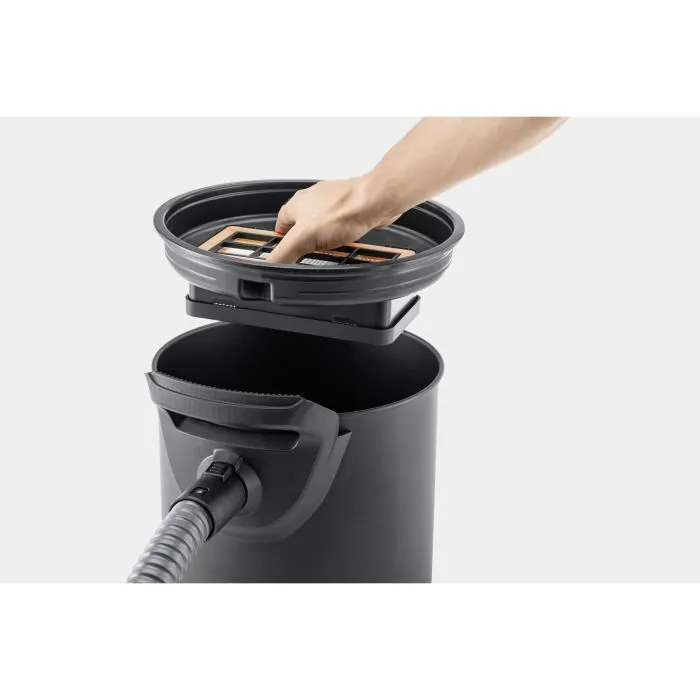 Karcher AD 4 Premium Aspirateur cendres et poussières - Cuve métal 17 L - 600W - Flexible acier et poignée 3 en 1