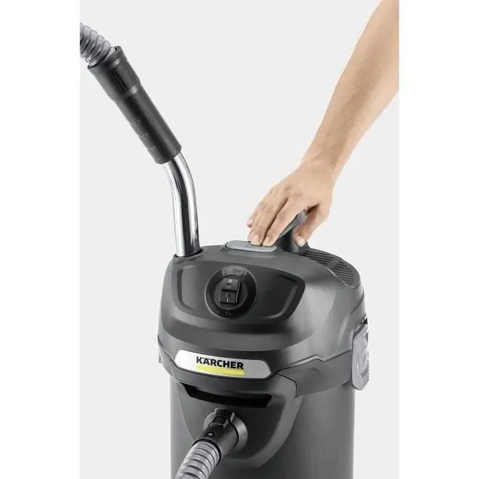 Karcher AD 4 Premium Aspirateur cendres et poussières - Cuve métal 17 L - 600W - Flexible acier et poignée 3 en 1