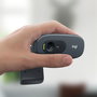 Logitech Webcam HD 720p avec microphone à réduction de bruit, capteur 3 Mpx, USB 2.0, pour appels vidéo sur Skype et messageries
