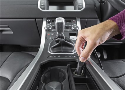 Black+Decker NVB-12-AV Aspirateur de voiture portable 12V avec adaptateur prise allume-cigare et câble de 5 mètres - Filtration double action Black+Decker NVB-12-AV Aspirateur de voiture portable 12V avec adaptateur prise allume-cigare et câble de 5 mètres - Filtration double action