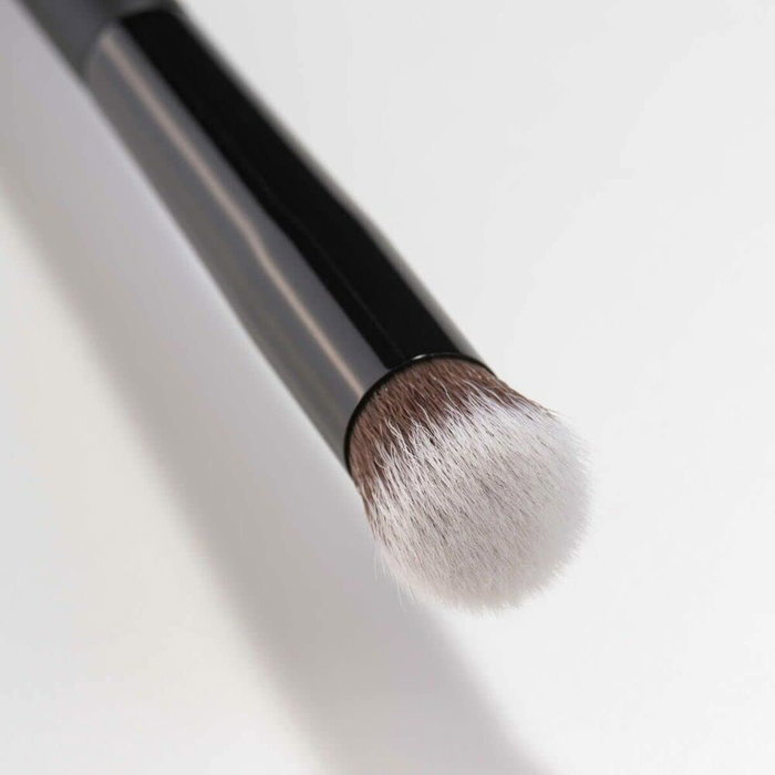 Artdeco Concealer & Camouflage Brush premium quality