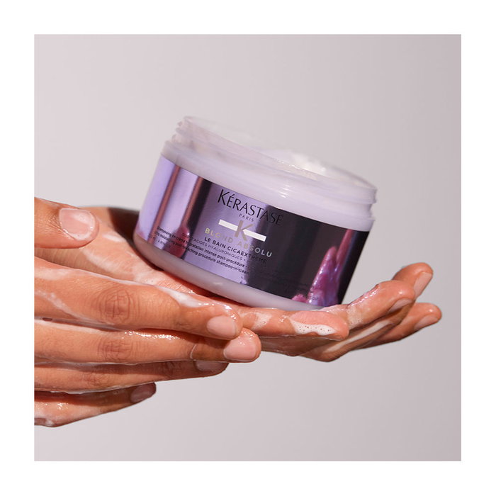 Kérastase Blond Absolu Shampoo Bain Cicaextreme - Shampoing Crème Ultra Hydratant pour Cheveux Décolorés et Sensibilisés - 250 ml