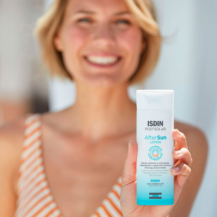 Isdin Lait Après Soleil POST-SUN 200 ml - Hydratant, Rafraîchissant et Réparateur pour Tous Types de Peaux