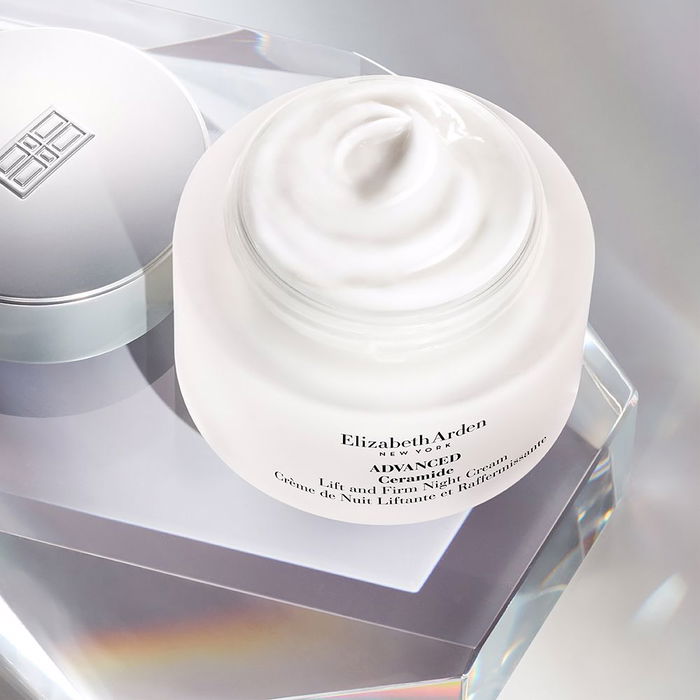 Elizabeth Arden ADVANCED CERAMIDE Crème de nuit liftante et raffermissante 50 ml Elizabeth Arden ADVANCED CERAMIDE Crème de nuit liftante et raffermissante 50 ml