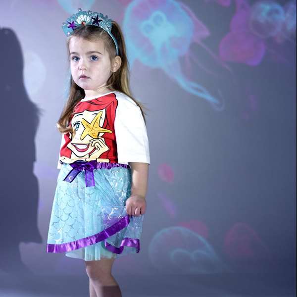 Cerdá Accessoires de beauté et déguisement Disney La Petite Sirène - Tutu et diadème pour déguisement - Taille 2-4 ans - Âge minimum 3 ans Cerdá Accessoires de beauté et déguisement Disney La Petite Sirène - Tutu et diadème pour déguisement - Taille 2-4 ans - Âge minimum 3 ans