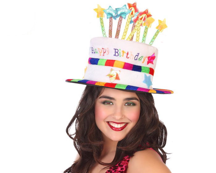 Chapeau de fête d'anniversaire original multicolor avec étoiles brillantes et bougies - Accessoire pour adulte Chapeau de fête d'anniversaire original multicolor avec étoiles brillantes et bougies - Accessoire pour adulte