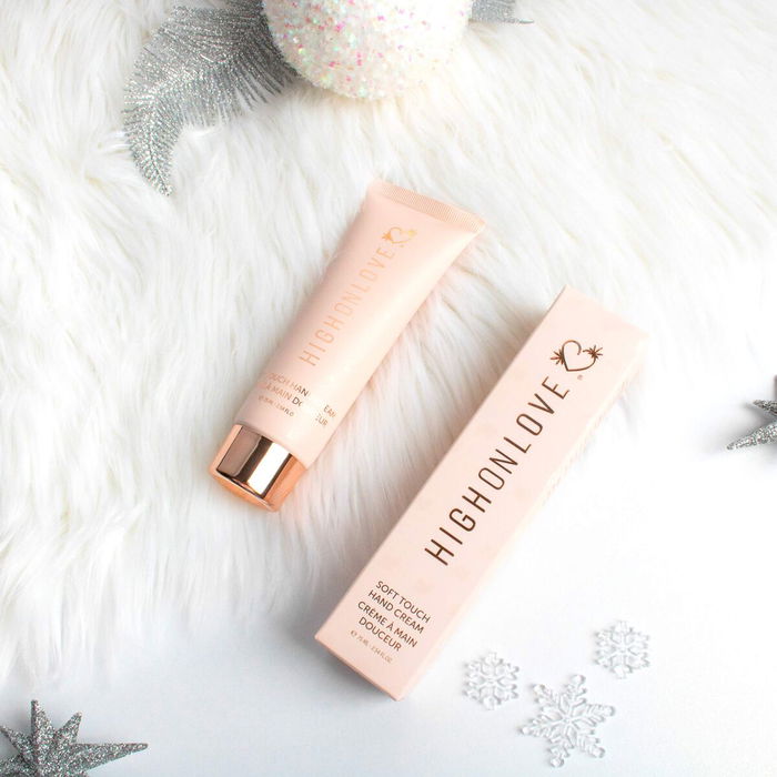 Lotion mains High on Love