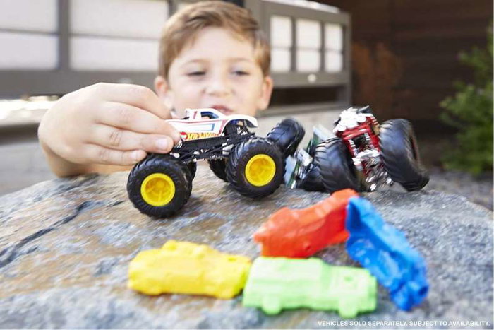 Hot Wheels Monster Trucks Véhicule Basique Échelle 1:64 - Modèles surtiment