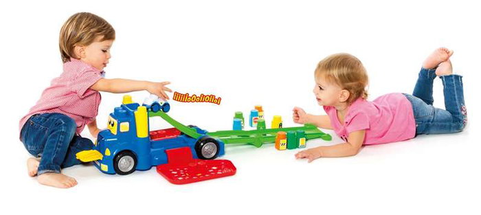 Molto - Camion porteur 82 cm avec 1 voiture et 10 blocs de construction - Jeu d'éveil son et lumière pour enfants 1 an et plus Molto - Camion porteur 82 cm avec 1 voiture et 10 blocs de construction - Jeu d'éveil son et lumière pour enfants 1 an et plus
