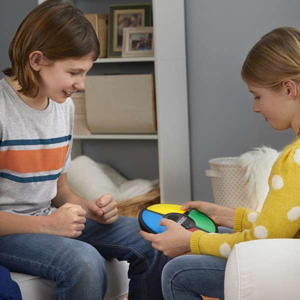 Hasbro Simon, Jeu électronique de mémoire