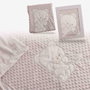 Creaciones Llopis - Couverture double (100x75 cm) en polyester avec motif ours brodé vison - Inclut une boîte cadeau