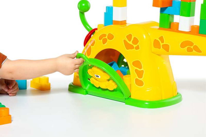 Molto Jirafa d'activités avec 15 blocs et sons, jouet d'éveil en plastique de 51 cm pour enfants à partir de 1 an Molto Jirafa d'activités avec 15 blocs et sons, jouet d'éveil en plastique de 51 cm pour enfants à partir de 1 an