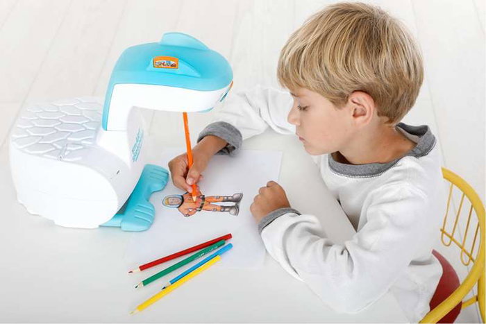 Famosa Smart Sketcher 2.0 Projecteur de Dessin Intelligent - Apprends à Dessiner avec Images Prédéfinies - Modèles Variés