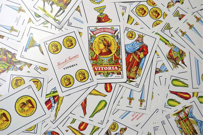 Fournier N°1 - Jeu de cartes espagnol de 40 cartes avec étui en carton