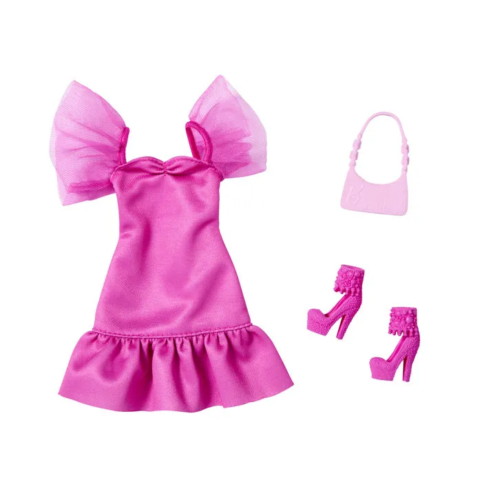 Barbie GWD96 - Tenue Complète Rose (Modèle Aléatoire) - Jouet Fille à Partir de 3 Ans