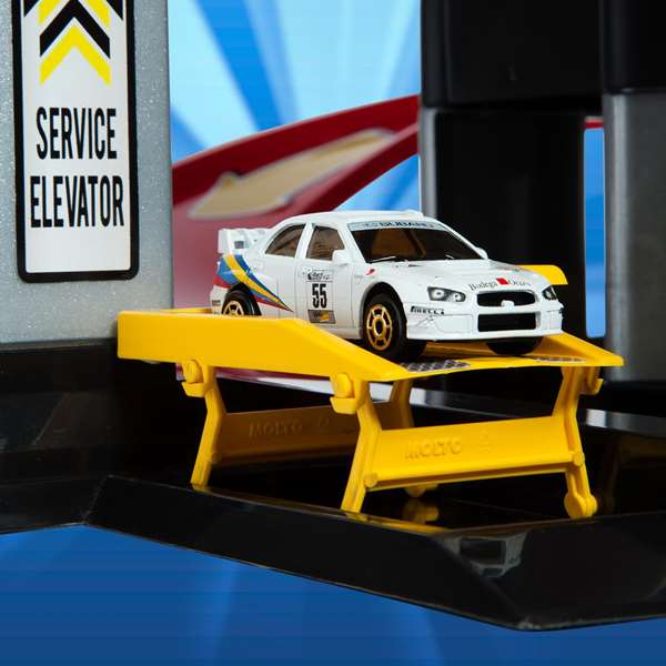Molto - Garage de 5 étages pour voitures - Jeu de construction pour enfants de 3 ans et plus - Dimensions : 68x65x51 cm - En plastique - Langues : espagnol, anglais