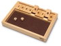 Cayro - Jeu Cierra la Caja en bois - Dimensions 20x29x4 cm - À partir de 3 ans - Langues: Espagnol, Anglais, Français, Italien, Portugais, Allemand