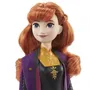 Disney Princess Poupée Anna La Reine des Neiges 2 HLW50 - Figurine articulée avec cape, jupe et bottes amovibles, tenue de voyage noire et violette