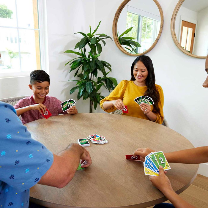 Mattel Games UNO Flex Hmy99 - Jeu de cartes évolutif avec cartes spéciales - Version multilingue (Anglais, Français, Allemand, Italien, Portugais, Espagnol) - Dès 7 ans