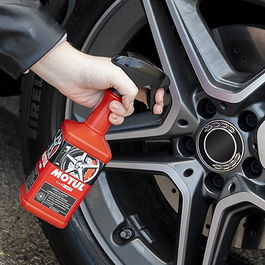 Motul MTL110192 Nettoyant De Jantes Concentré Pour Tous Types De Jantes Formule Neutre Avec Pulvérisateur Manuel