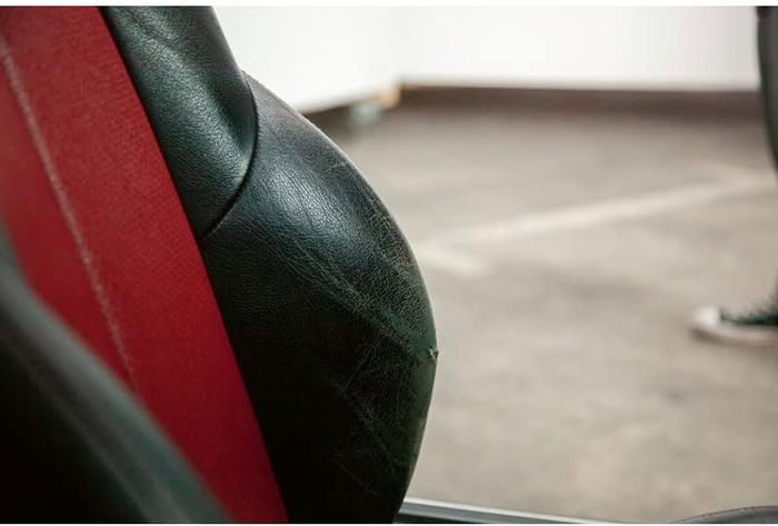 Quixx Réparateur De Cuir Et Vinyle QQ10259 - Kit Réparation Trou Fissure - Noir 5ml - Nettoyant 30ml Quixx Réparateur De Cuir Et Vinyle QQ10259 - Kit Réparation Trou Fissure - Noir 5ml - Nettoyant 30ml