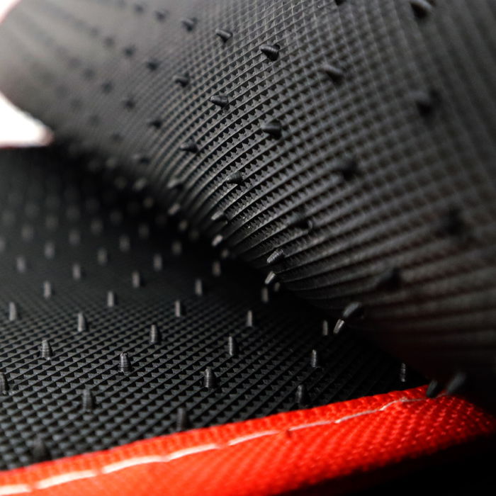 Momo MOMLCM4A8BR Ensemble Complet 4 Pièces Tapis Momo Racing Universels Noir-Rouge Momo MOMLCM4A8BR Ensemble Complet 4 Pièces Tapis Momo Racing Universels Noir-Rouge