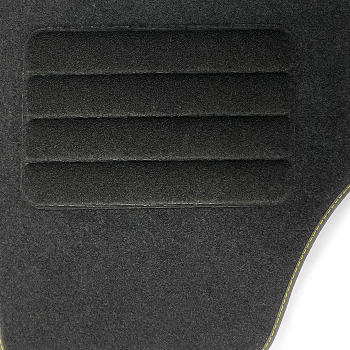 OMP Speed Tapis de Voiture Universels 4 Pièces Noire Velours Lavable OMPS14070001