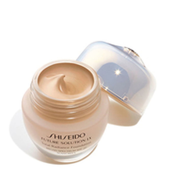 Shiseido Future Solution LX Total Radiance Foundation 4-neutral