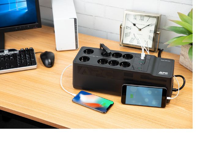 APC Back-UPS 850VA Onduleur - 230V avec protections secteur et batterie, ports USB Type-C et USB Type-A