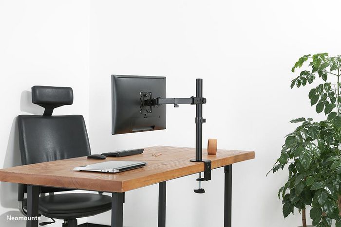 Neomounts Support de Bureau FPMA-D550BLACK Noir, Montage Inclinable Pivotant Rotatif pour Écran Plat jusqu'à 32", Compatible VESA 75x75/100x100 mm, Capacité 8 kg
