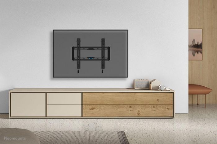 Neomounts WL35-550BL14 Support mural inclinable (12°) pour écrans TV plats 32 à 75 pouces, VESA 100x100 à 400x400 mm, capacité 50 kg, noir