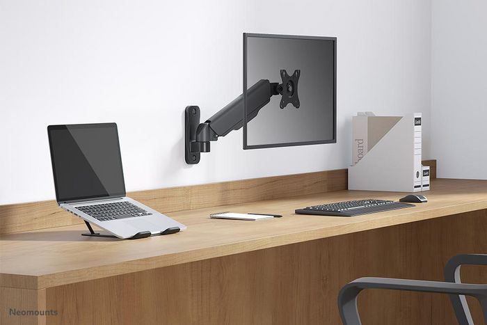 Neomounts WL70-440BL11 Support Mural TV Orientable pour Écran 17 à 32 Pouces Noir - Inclinaison, Rotation, Pivot, VESA 100x100, 9 kg, Gestion Câbles