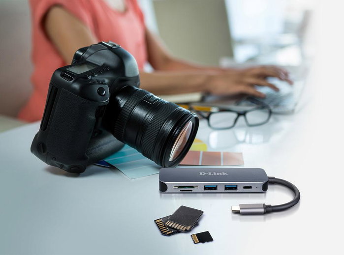 D-Link Hub USB Type-C, 6 ports, Lecteur de cartes SD/SDHC/SDXC, Gris D-Link Hub USB Type-C, 6 ports, Lecteur de cartes SD/SDHC/SDXC, Gris