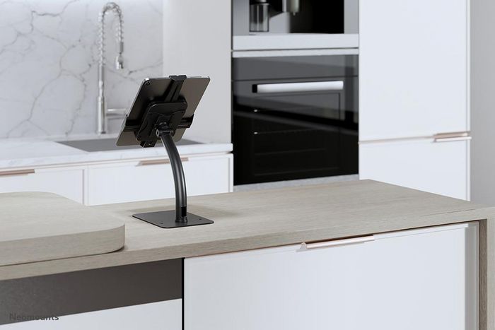 Neomounts DS15-625BL1 Support de Tablette à Poser Inclinable et Rotatif 360° pour Tablettes 7,9-11" - Noir