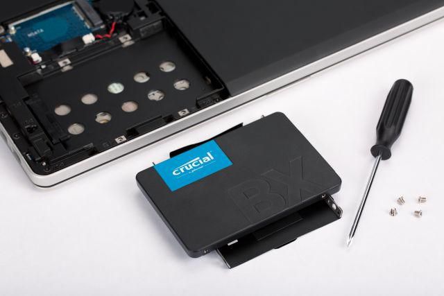 Crucial BX500 SSD 240 Go (2.5"/6.35 cm) SATA III 6.0 Gb/s - Disque SSD pour ordinateur portable et de bureau Crucial BX500 SSD 240 Go (2.5"/6.35 cm) SATA III 6.0 Gb/s - Disque SSD pour ordinateur portable et de bureau