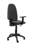 Chaise de bureau Aýna avec mécanisme Contact permanent de base, revêtue de simili cuir noir. Équipée d'une base en polyamide noir, d'accoudoirs 1D et de roulettes en nylon de 50 mm